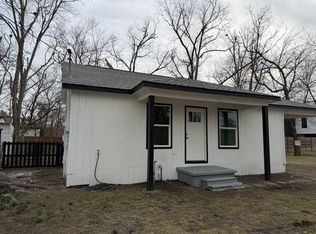 718 Pine St, Bonham, TX 75418