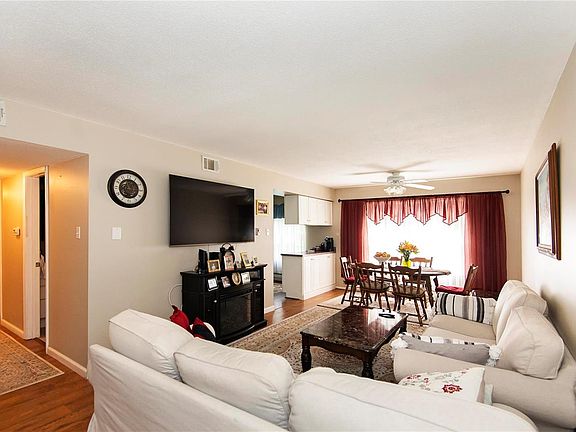 4th image of 1716 Mayenne Ct APT B