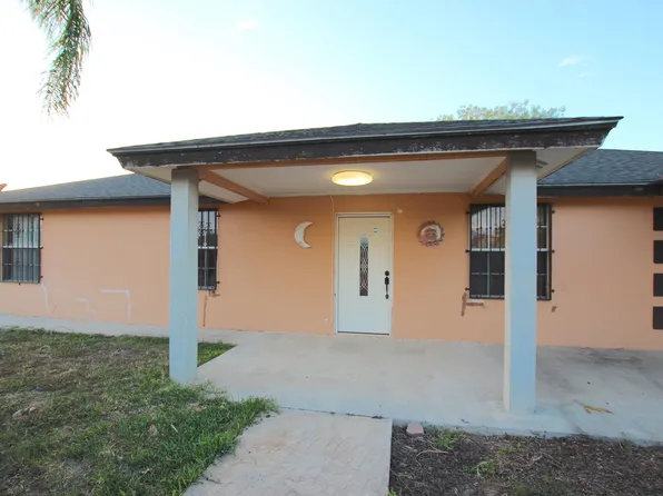 1315 Bravo Ave, Zapata, TX 78076