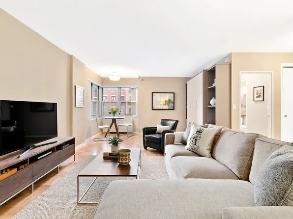 20 East 9th Street image 1 of 20