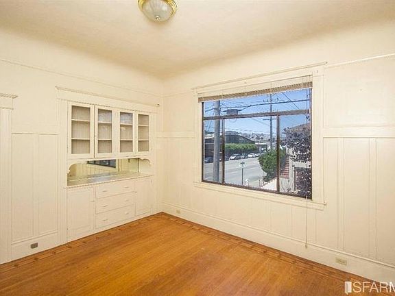5th image of 242 Williams Ave