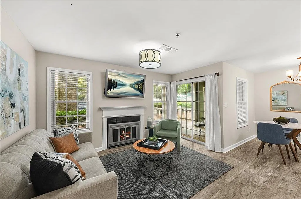 2 bed, 2.0 bath, 1008 sqft, $2,000 — Photo 1