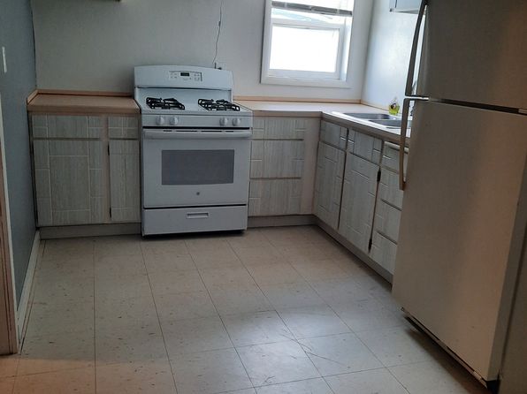 1021 1/2 2nd St W #1021 & 1/2