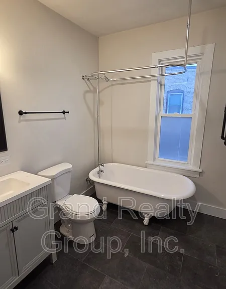 127 Cedar Ave #2F — Photo 6
