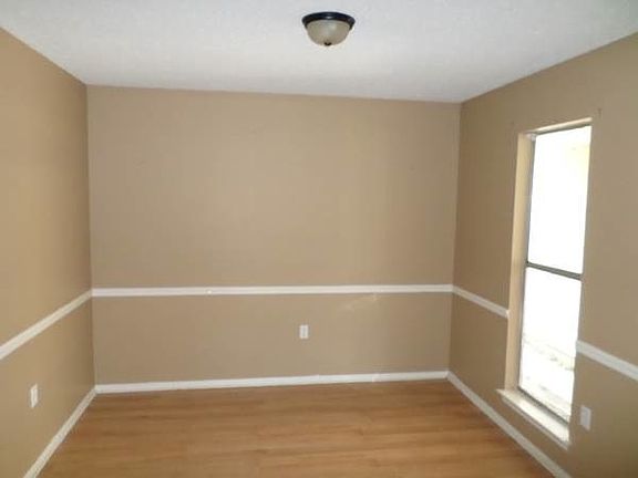 4th image of 2722 Harlingen Dr