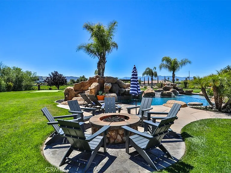 39520 Colleen Way — Photo 4
