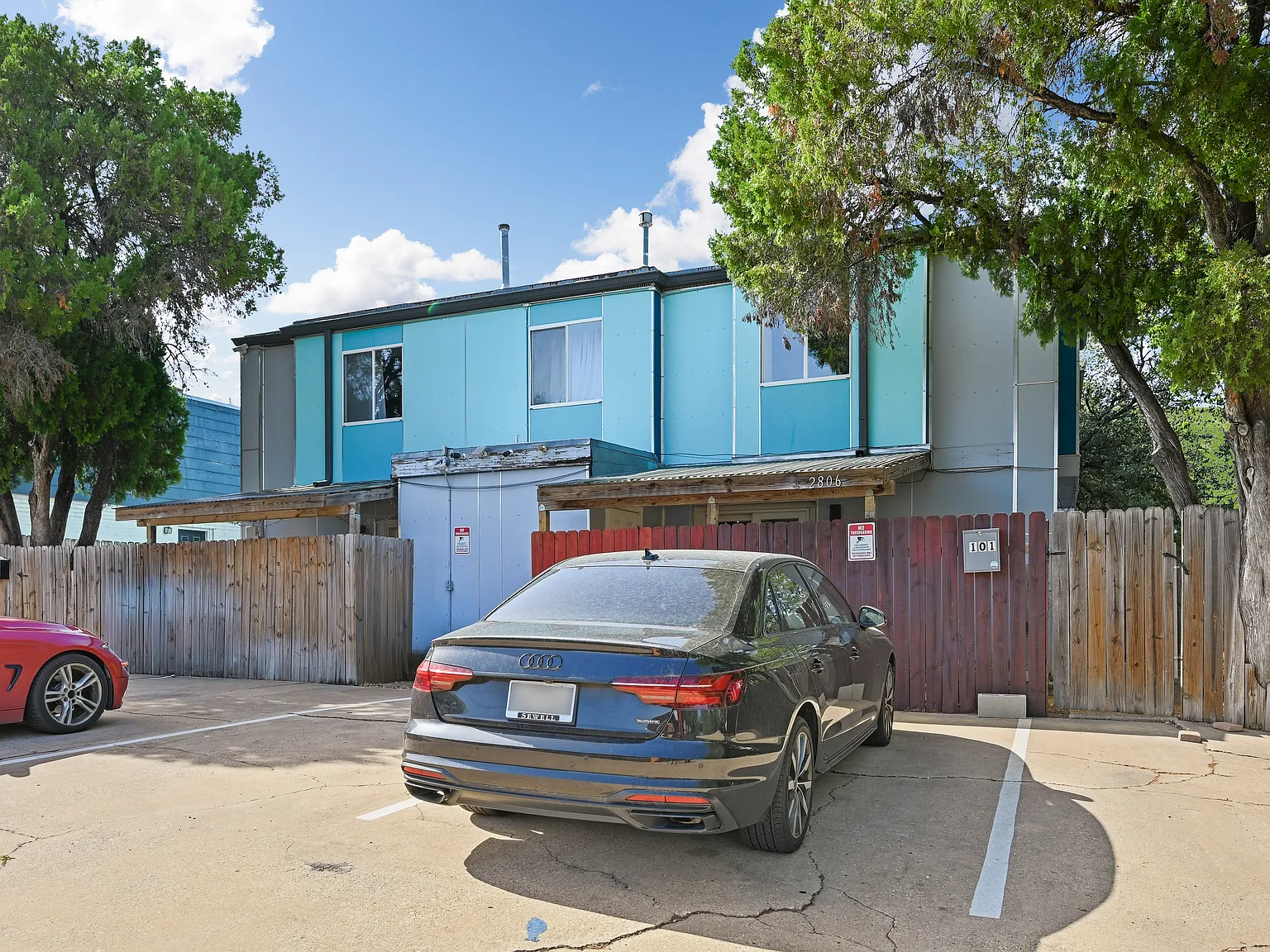 1 bed, 1.5 bath, 850 sqft, $1,600 — Photo 2