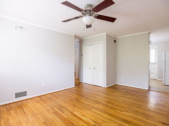 2nd image of 516 N Tremont Dr