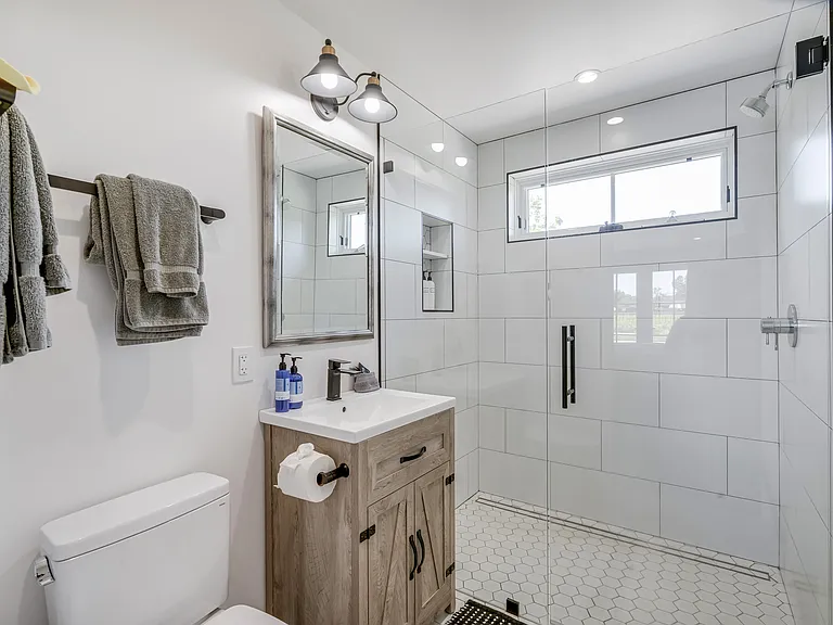 2650 Acacia Ave — Photo 10