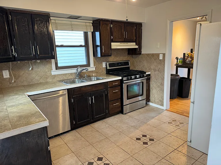 8334 Columbia Ave — Photo 3