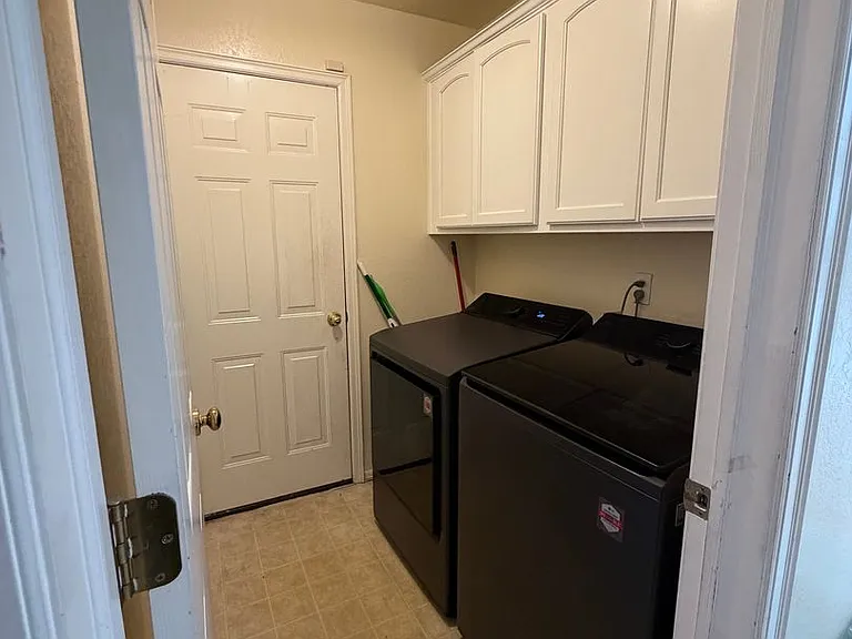 1508 N Yellowood Ave — Photo 33