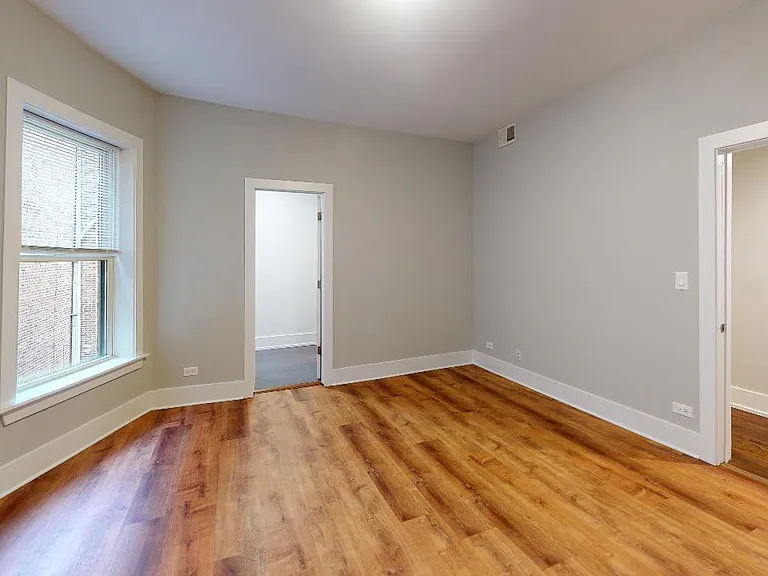 1027 E Hyde Park Blvd #1 — Photo 9