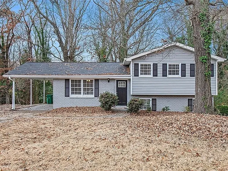 2625 Crestdale Cir SE — Photo 1