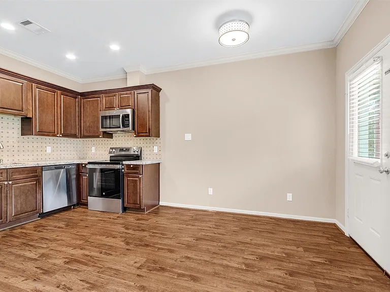 26152 Avenue E #A — Photo 10