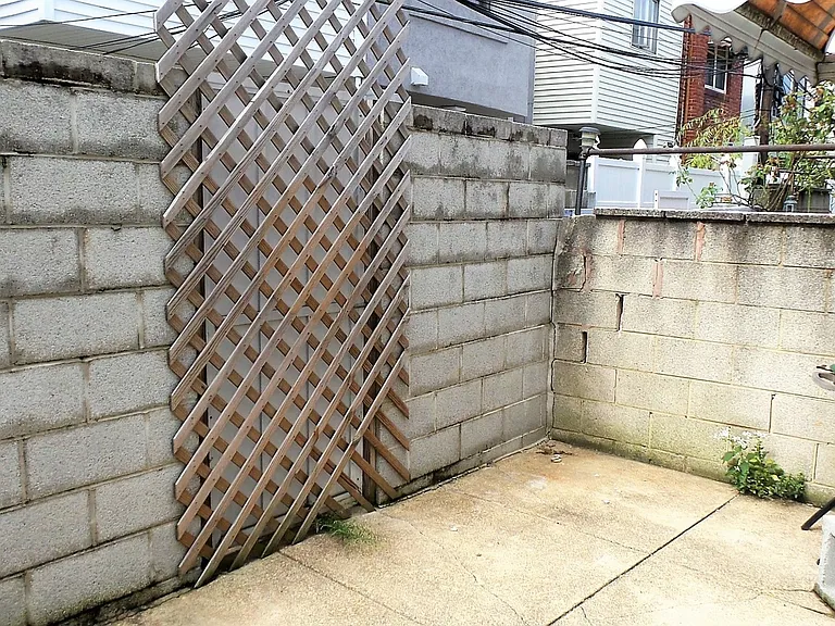2436 S Mole St — Photo 18