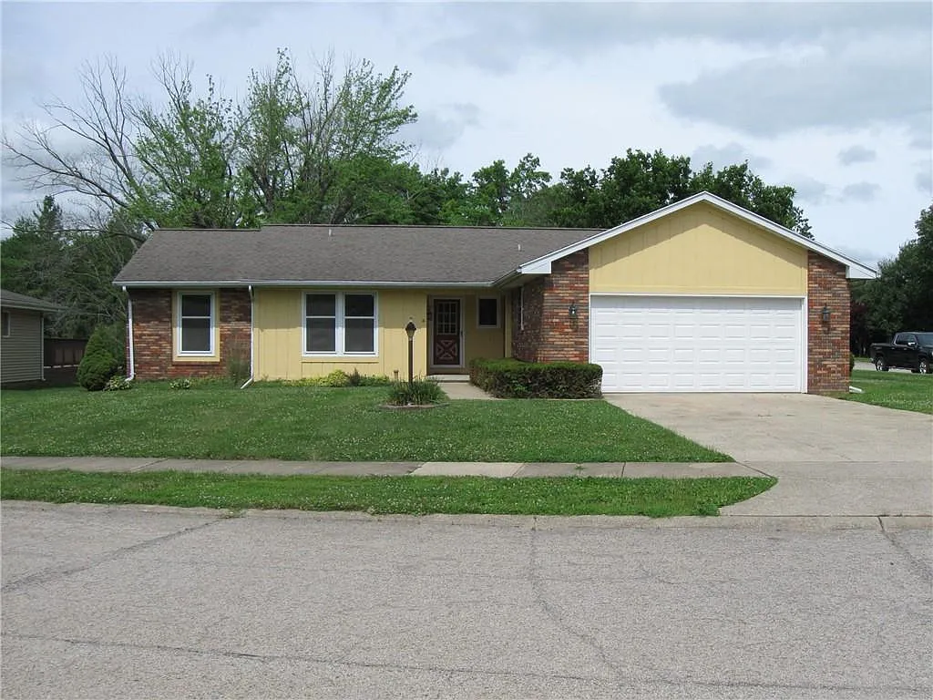 2122 Cameron Pl photo 1
