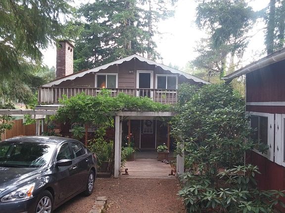 5th image of 601 NE Lakeshore Dr S