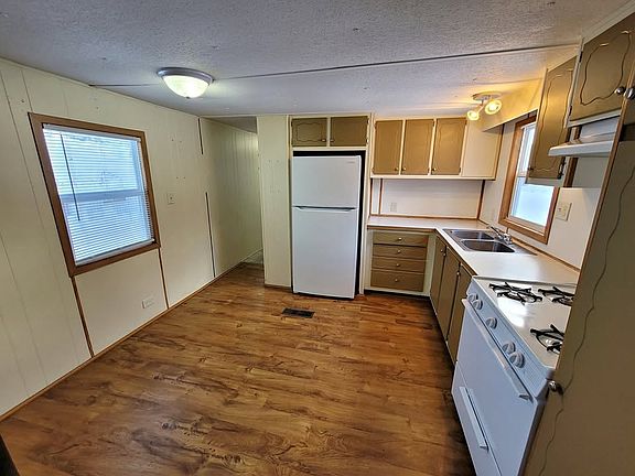 2nd image of 500 Pioneer Rd #4