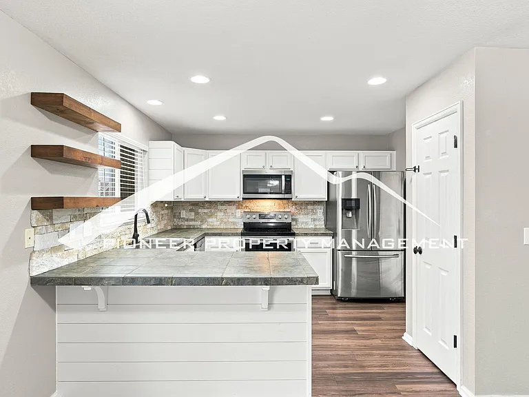 8018 Parsonage Ln — Photo 8