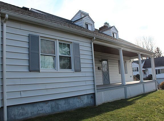 3rd image of 62 Columbus Ave