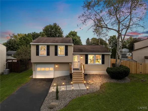 3671 Chainmaker Path, Baldwinsville, NY 13027