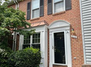 2110 N Tazewell Ct, Arlington, VA 22207