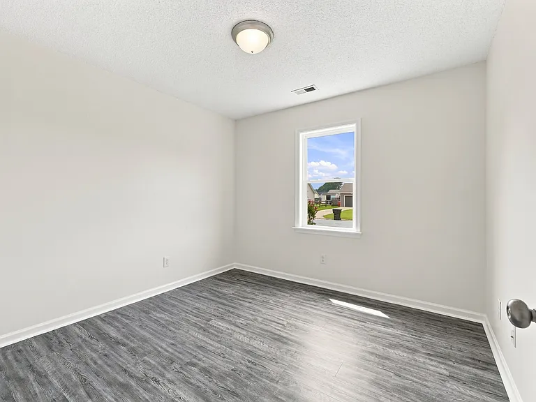 1306 Jessica St — Photo 12