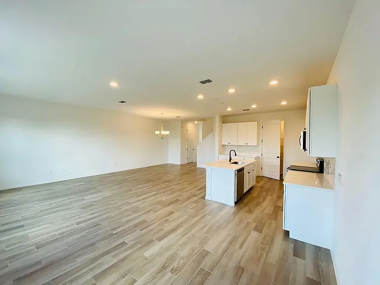 841 Benoi Dr — Photo 7