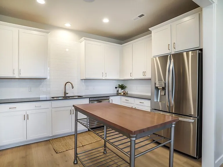803 W 2150 N — Photo 10