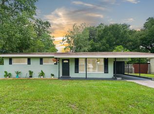 2137 La Valle Dr, Jacksonville, FL 32210
