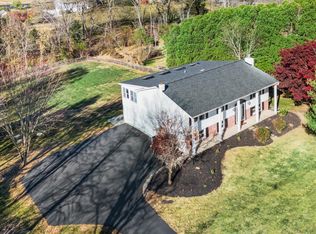 609 W Pleasant Grove Rd, West Chester, PA 19382