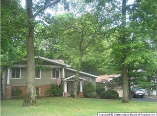 29 Meeker St, Staten Island, NY 10306