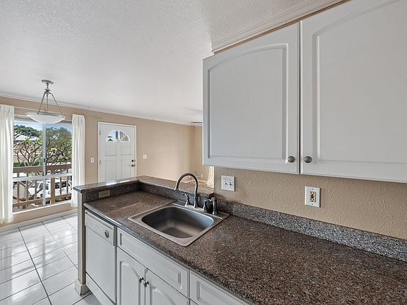 5th image of 480 Kenolio Rd APT 14-202