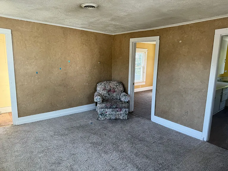 1017 State St — Photo 11