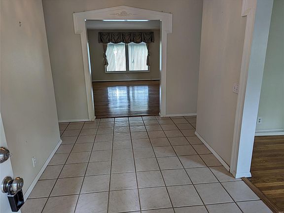 5th image of 6605 Hyde Park Dr