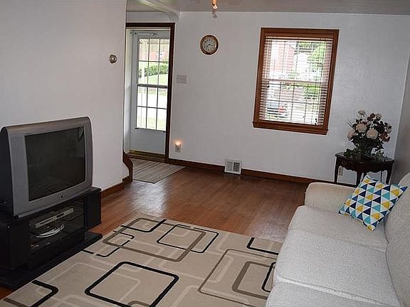 4th image of 3508 Shadewell Ave