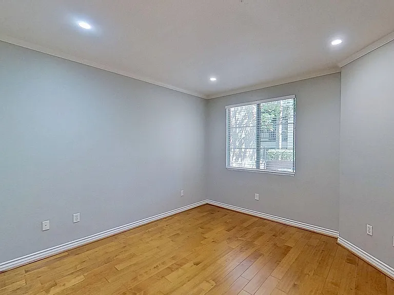 2960 Champion Way #304 — Photo 11