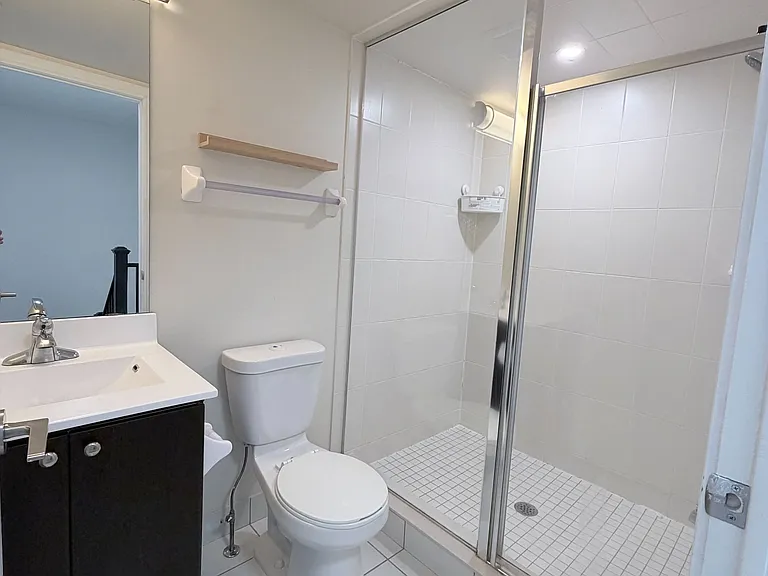 310 Village Green Sq #35 — Photo 14