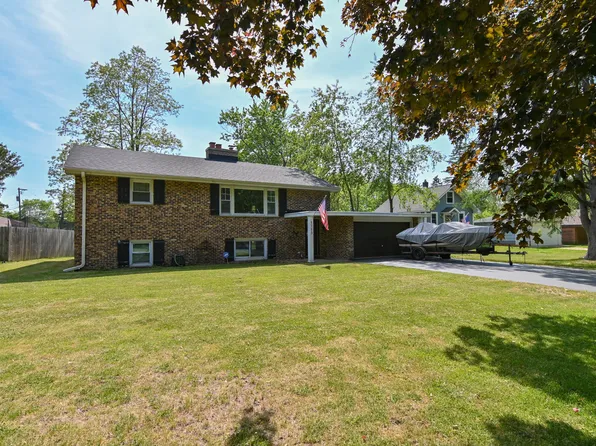 1713 Kedron Blvd, Zion, IL 60099