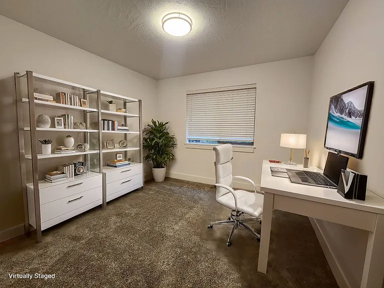 $1500 off your 1st months rent! — Photo 17
