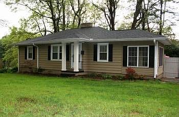 1st image of 221 Summit Dr