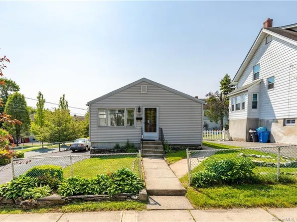 107 Roxbury Street, Hartford, CT 06114