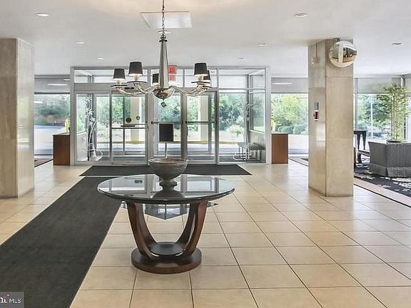 2nd image of 10401 Grosvenor Pl APT 822