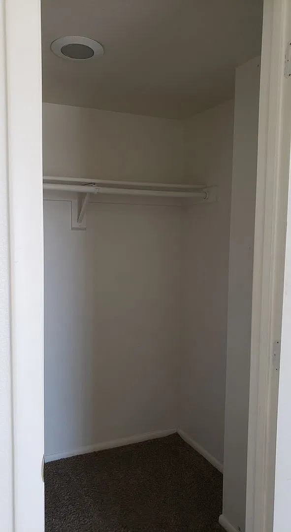 East Side Condo with views and lots of light! — Photo 4