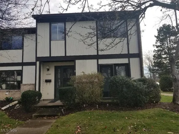16295 Heather Ln #E2, Middleburg Heights, OH 44130