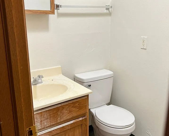 3 Bd Townhome — Photo 36