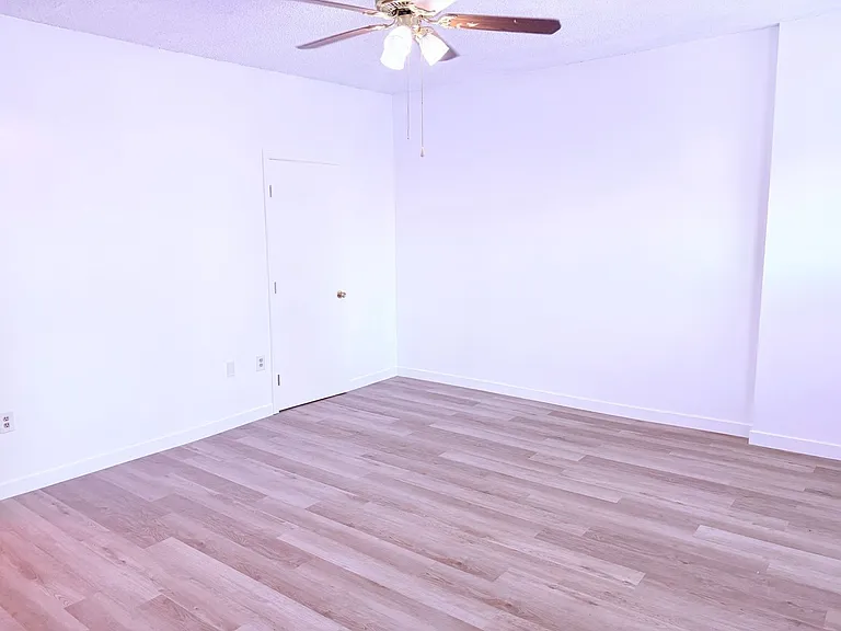 901 S Vermont Ave — Photo 16