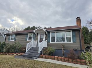 4 Diana Dr, Bloomfield, CT 06002