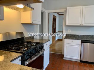 18 Lenglen Rd #2F, Newton, MA 02458
