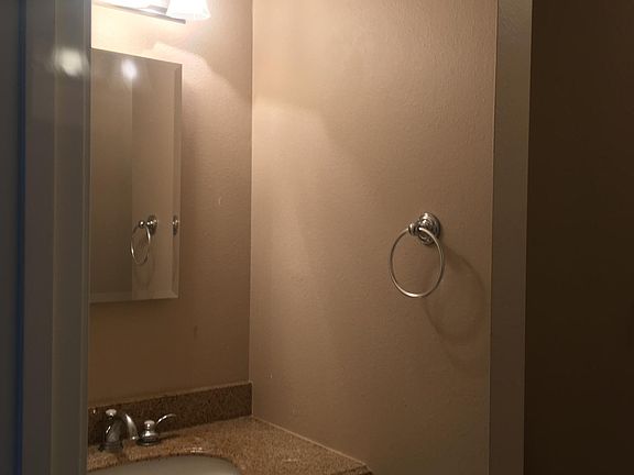4th image of 5313 188th St SW APT 9